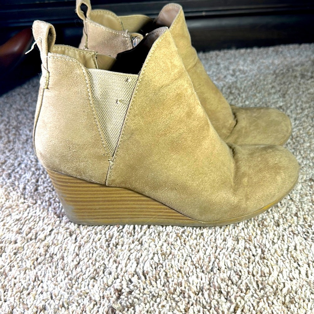 Women’s Time and Tru Wedges